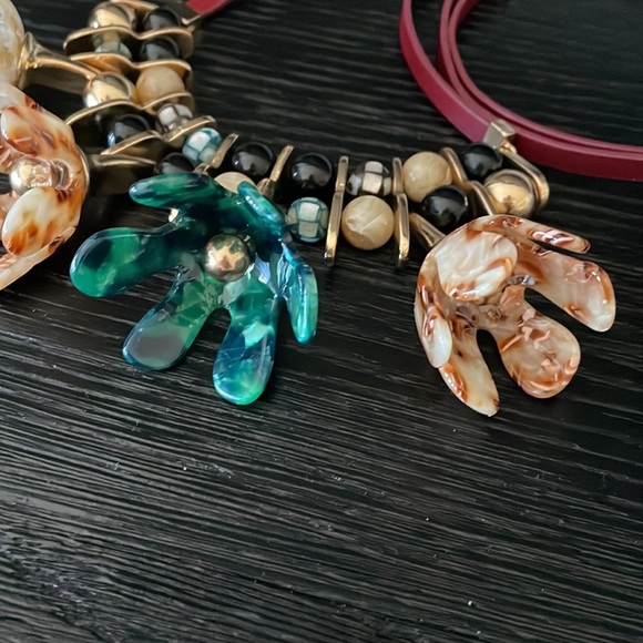 Zara Flower Necklace - Picture 3 of 10